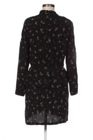 Рокля H&M, Размер M, Цвят Многоцветен, Цена 29,99 лв.