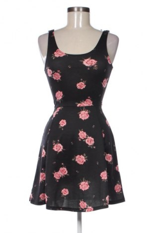 Šaty  H&M Divided, Velikost XS, Barva Vícebarevné, Cena  367,00 Kč