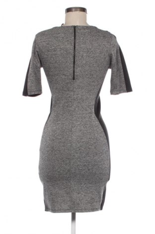 Sukienka Pull&Bear, Rozmiar L, Kolor Szary, Cena 66,39 zł