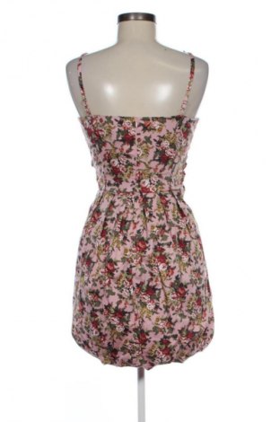 Kleid Sisters Point, Größe S, Farbe Mehrfarbig, Preis 19,99 €
