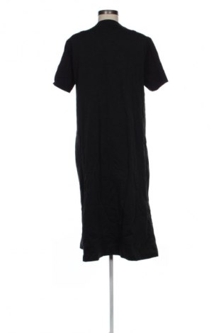 Рокля Uniqlo, Размер XL, Цвят Черен, Цена 54,99 лв.