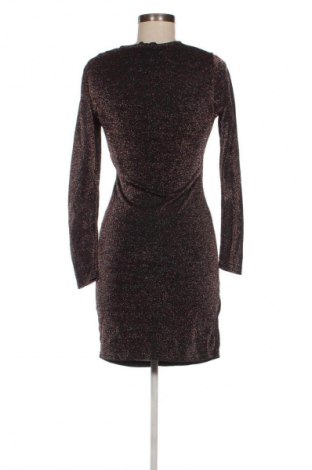 Рокля Vero Moda, Размер M, Цвят Многоцветен, Цена 48,99 лв.
