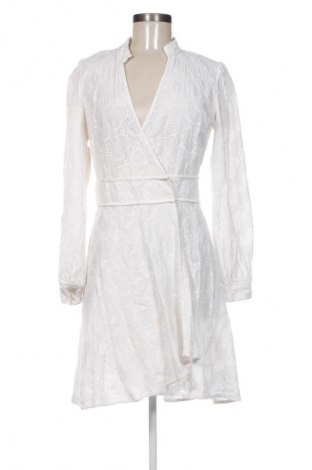 Kleid Y.A.S, Größe M, Farbe Weiß, Preis € 41,94