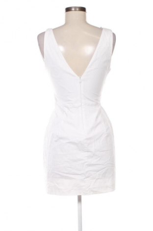 Kleid Zara Trafaluc, Größe M, Farbe Weiß, Preis € 24,55