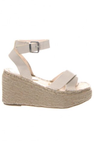 Sandalen Reserved, Größe 39, Farbe Weiß, Preis 20,03 €