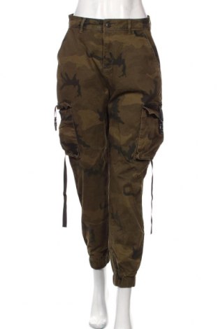 Дамски панталон FSBN, Размер M, Цвят Зелен, 98% памук, 2% еластан, Цена 36,75 лв.