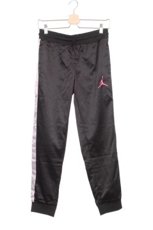 Детско спортно долнище Air Jordan Nike, Размер 14-15y/ 168-170 см, Цвят Черен, Полиестер, Цена 57,12 лв.