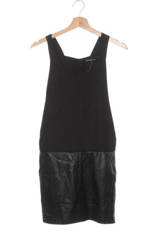 Dámské šaty s tráky Bonobo, Velikost XS, Barva Černá, Polyester, Eko kůže, Cena  838,00 Kč
