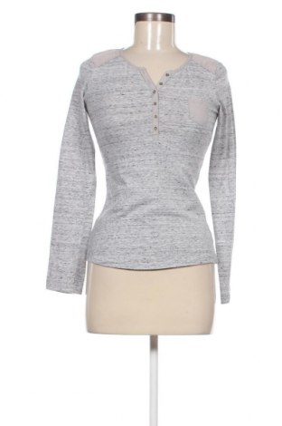 Damen Shirt Bershka, Größe S, Farbe Grau, Preis 3,50 €