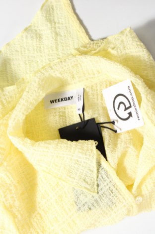 Γυναικείο πουκάμισο Weekday, Μέγεθος XS, Χρώμα Κίτρινο, Τιμή 4,55 €