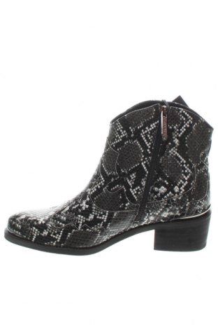 Botine de damă Carmela, Mărime 39, Culoare Multicolor, Preț 223,99 Lei