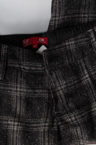 Γυναικείο κοντό παντελόνι Cropp, Μέγεθος S, Χρώμα Γκρί, Τιμή 1,60 €
