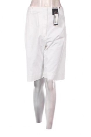 Дамски къс панталон Marks & Spencer, Размер XXL, Цвят Бял, Цена 45,00 лв.