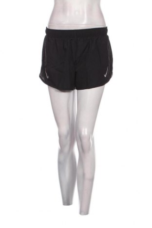 Дамски къс панталон Nike, Размер M, Цвят Черен, Цена 36,00 лв.