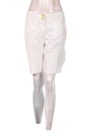 Γυναικείο κοντό παντελόνι She, Μέγεθος M, Χρώμα Λευκό, Τιμή 1,65 €