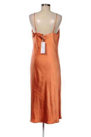 Рокля Gina Tricot, Размер XL, Цвят Оранжев, Цена 29,16 лв.