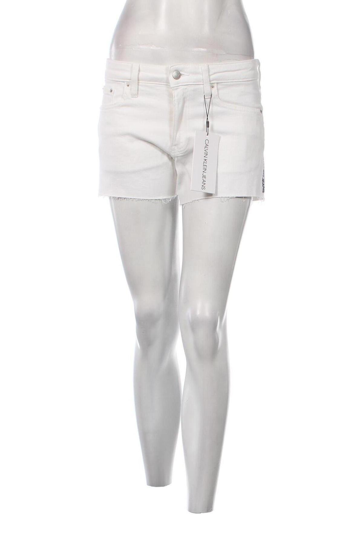 Дамски къс панталон Calvin Klein Jeans, Размер S, Цвят Бял, Цена 109,00 лв.