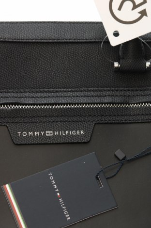 Чанта за лаптоп Tommy Hilfiger, Цвят Черен, Цена 144,99 лв.