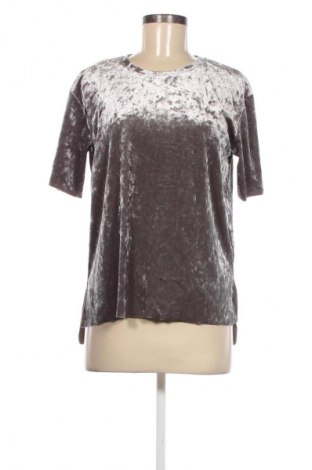 Damen Shirt Bershka, Größe M, Farbe Grau, Preis 3,99 €