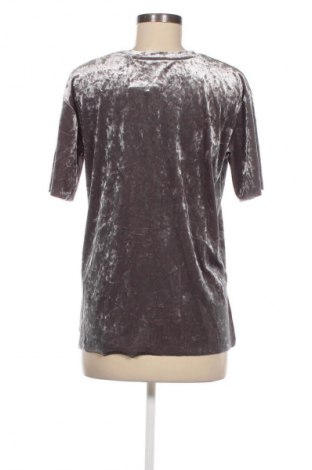 Damen Shirt Bershka, Größe M, Farbe Grau, Preis € 3,99