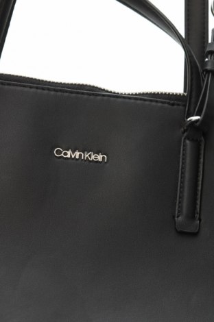 Γυναικεία τσάντα Calvin Klein, Χρώμα Μαύρο, Τιμή 74,49 €