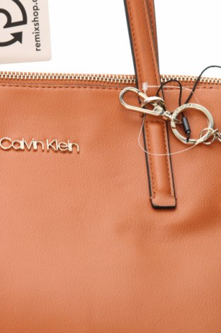 Damentasche Calvin Klein, Farbe Braun, Preis 151,99 €