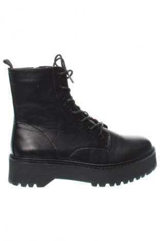 Botine de damă Madden Girl, Mărime 40, Culoare Negru, Preț 358,99 Lei