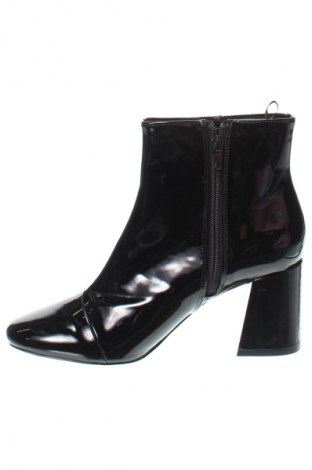 Botine de damă Monki, Mărime 40, Culoare Negru, Preț 114,24 Lei