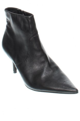 Botine de damă Steve Madden, Mărime 37, Culoare Negru, Preț 220,99 Lei