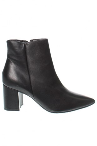 Botine de damă Tamaris, Mărime 38, Culoare Negru, Preț 565,99 Lei