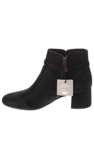 Botine de damă Tamaris, Mărime 40, Culoare Negru, Preț 230,99 Lei