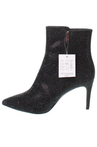 Botine de damă Tata, Mărime 41, Culoare Negru, Preț 131,99 Lei