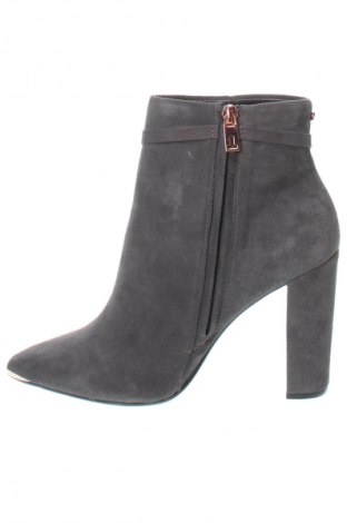 Botine de damă Ted Baker, Mărime 39, Culoare Gri, Preț 366,31 Lei