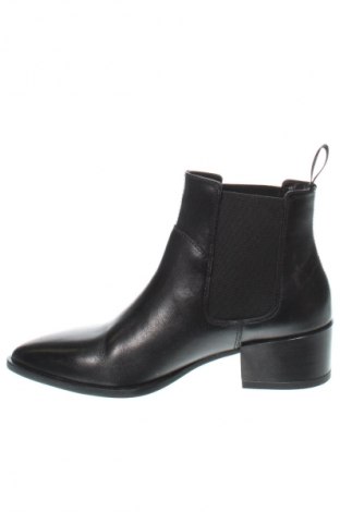 Botine de damă Vagabond, Mărime 37, Culoare Negru, Preț 871,99 Lei