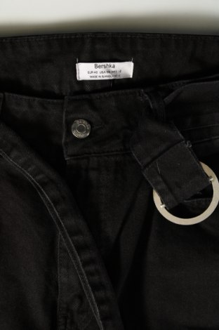 Blugi de femei Bershka, Mărime M, Culoare Negru, Preț 63,64 Lei