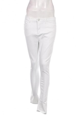 Damen Jeans Clockhouse, Größe M, Farbe Weiß, Preis 8,99 €