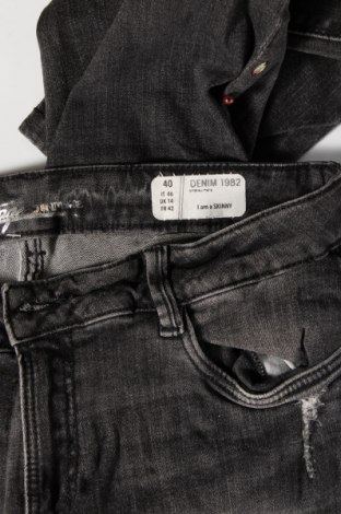 Női farmernadrág Denim 1982, Méret M, Szín Szürke, Ár 1 999 Ft