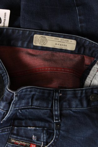 Damskie jeansy Diesel, Rozmiar M, Kolor Niebieski, Cena 214,99 zł