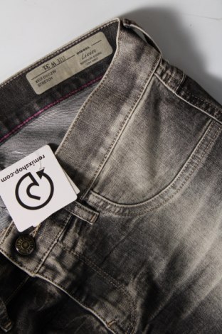 Damskie jeansy Diesel, Rozmiar L, Kolor Szary, Cena 214,99 zł