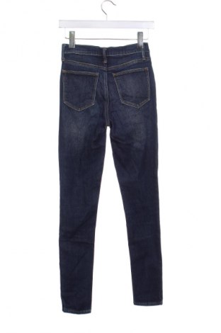 Damskie jeansy Gap, Rozmiar XS, Kolor Niebieski, Cena 23,99 zł