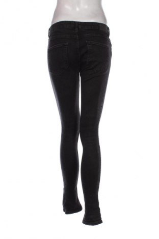 Damen Jeans Gina Tricot, Größe M, Farbe Schwarz, Preis 6,99 €