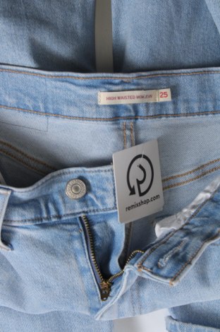 Γυναικείο Τζίν Levi's, Μέγεθος XS, Χρώμα Μπλέ, Τιμή 13,79 €