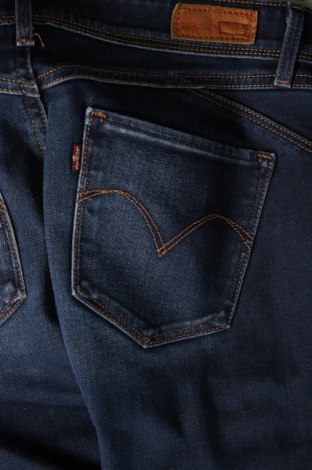 Γυναικείο Τζίν Levi's, Μέγεθος M, Χρώμα Μπλέ, Τιμή 23,16 €