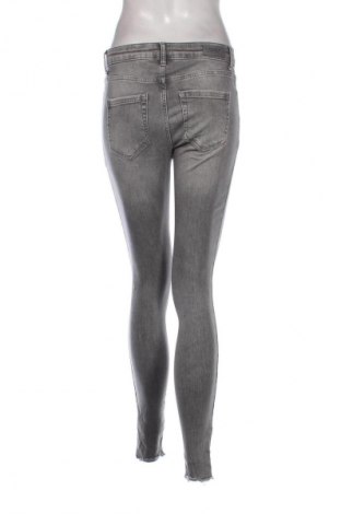 Damskie jeansy ONLY, Rozmiar M, Kolor Szary, Cena 30,99 zł