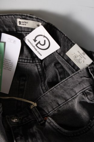 Dámske džínsy  Perfect Jeans By Gina Tricot, Veľkosť M, Farba Sivá, Cena  15,45 €