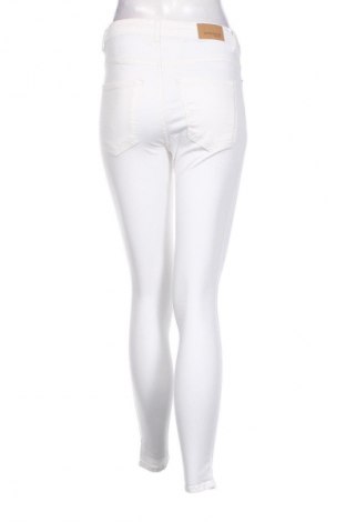 Damen Jeans Perfect Jeans By Gina Tricot, Größe M, Farbe Ecru, Preis € 4,99