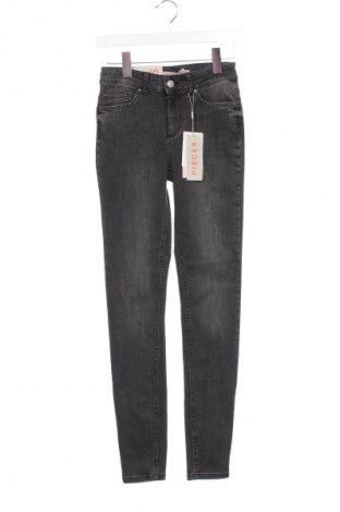 Damen Jeans Pieces, Größe XS, Farbe Grau, Preis 15,99 €