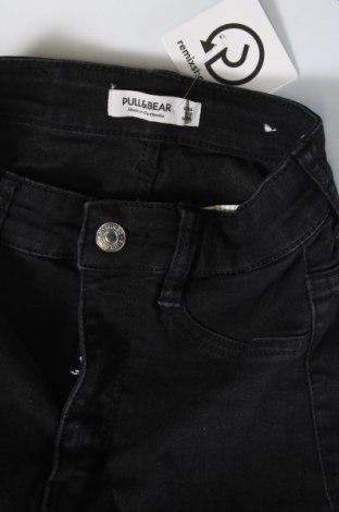 Damskie jeansy Pull&Bear, Rozmiar XS, Kolor Czarny, Cena 92,99 zł