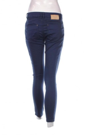 Damskie jeansy Pulz Jeans, Rozmiar M, Kolor Niebieski, Cena 24,99 zł