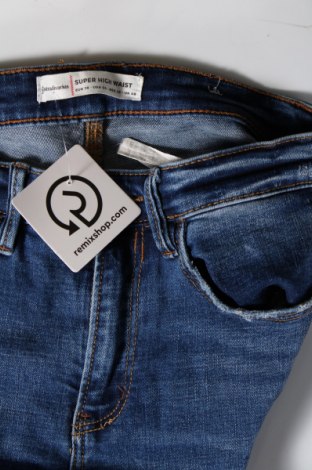 Damskie jeansy Stradivarius, Rozmiar S, Kolor Niebieski, Cena 53,77 zł